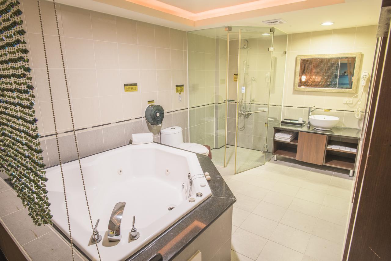 كاوشيونغ Alexander Motel المظهر الخارجي الصورة
